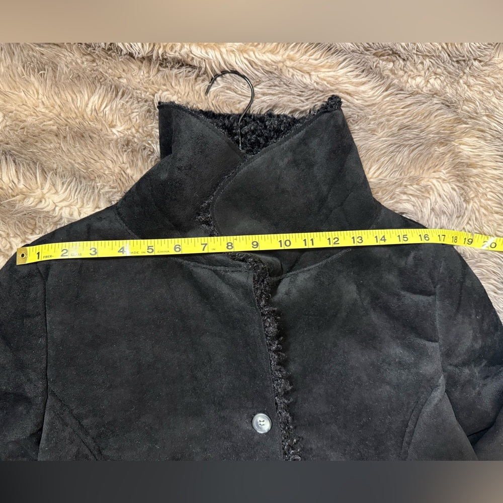 Cozy Black Teddy-Trim Jacket - Picture 11 of 14